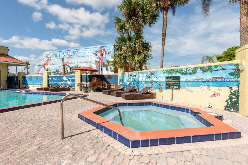 Clarion Inn & Suites Kissimmee-Lake Buena Vista South image 10